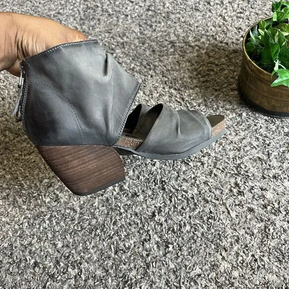 OTBT Patchouli Womens Leather Block Heel Sandals Dusty Gray 6.5 M New