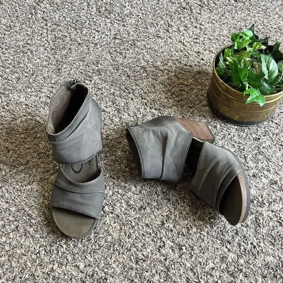 OTBT Patchouli Womens Leather Block Heel Sandals Dusty Gray 6.5 M New
