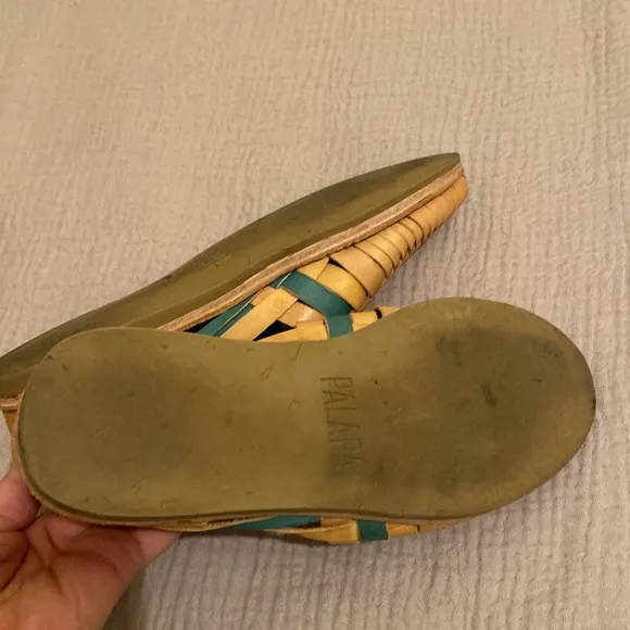 PALAPA LEATHER SHOES. Size 8