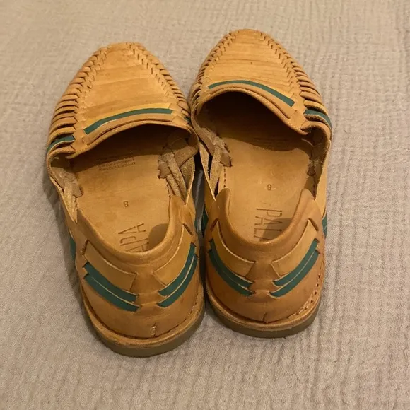 PALAPA LEATHER SHOES. Size 8