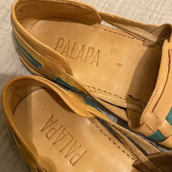 PALAPA LEATHER SHOES. Size 8