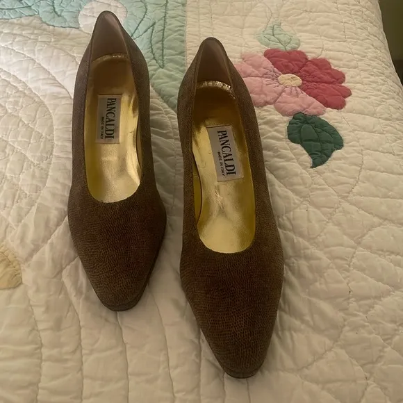 Pancaldi | vintage  Italian Brown Suede Leather Short Heel Shoes. 8M. Excellent