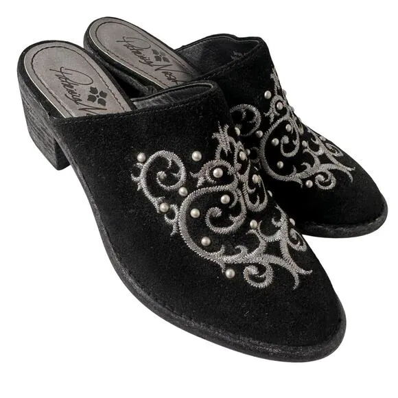 Patricia Nash Black Suede Leather Western Embroidered Beaded Mule Shoes Sz. 6 M