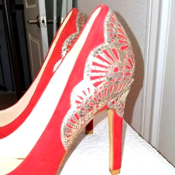 Pelle Moda Women's Red Suede Heels