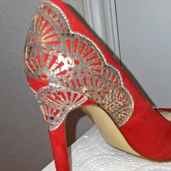 Pelle Moda Women's Red Suede Heels