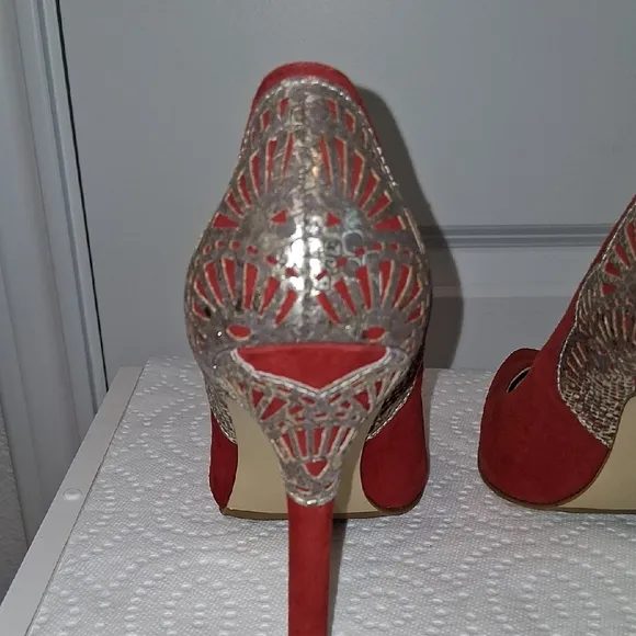 Pelle Moda Women's Red Suede Heels