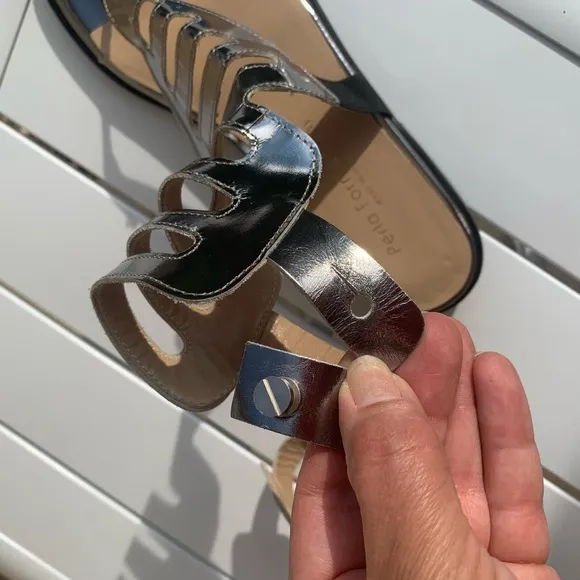 Perla Formentini gladiator metallic silver leather sandals 7.5 (European 38)