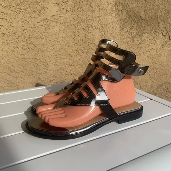 Perla Formentini gladiator metallic silver leather sandals 7.5 (European 38)