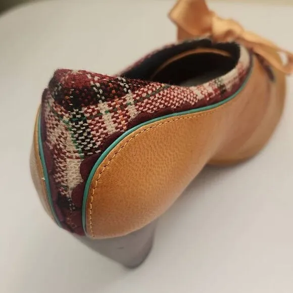 Poetic Licence London Vintage Granny Lace Up Style, Gold Leather, Sz. 7, Pre-Own