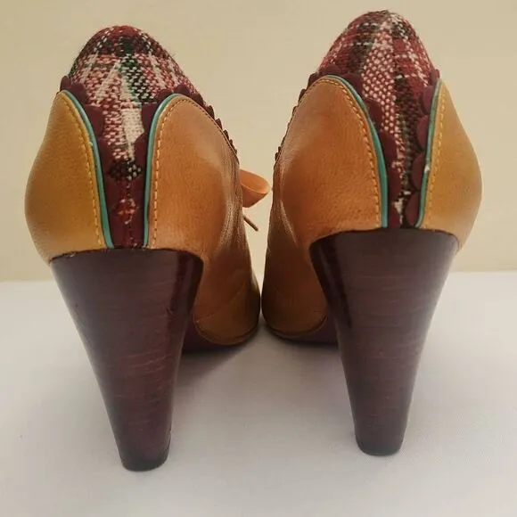 Poetic Licence London Vintage Granny Lace Up Style, Gold Leather, Sz. 7, Pre-Own