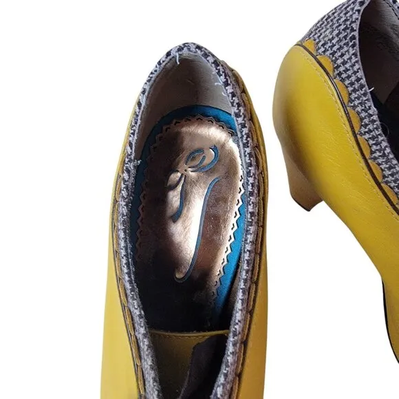 Poetic License Backlash Oxford Yellow Heels - Size 7 1/2