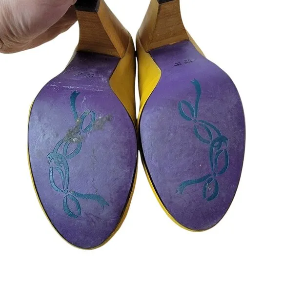 Poetic License Backlash Oxford Yellow Heels - Size 7 1/2