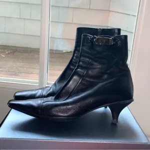 Prada heeled ankle boots. Vintage and in amazing condition.