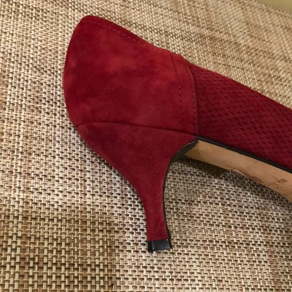 PreVata| Vintage- Made in Italy 🇮🇹 Women's Red Suede Shoes Size 9-Heels 3”