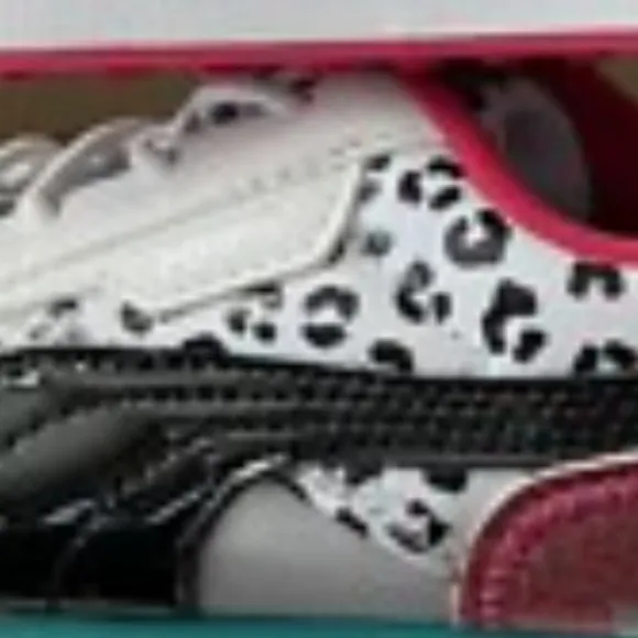 Puma Women's Pink and Black Sneakers
