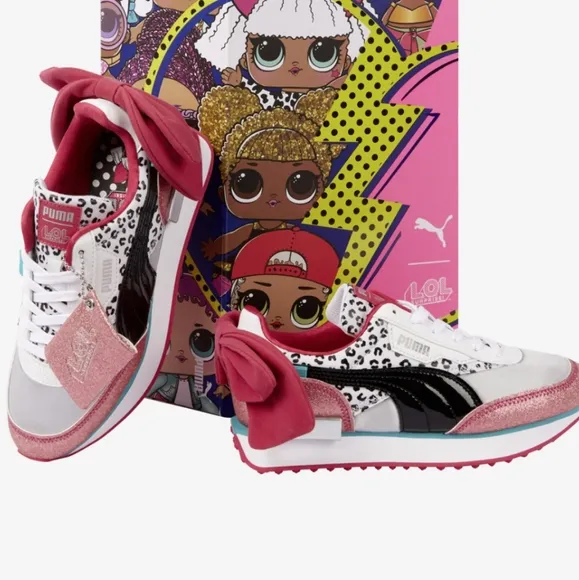 Puma Women's Pink and Black Sneakers