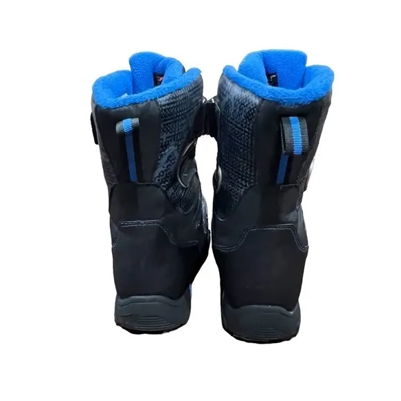 Quest Black Blue Snow Boots Size 4 Youth