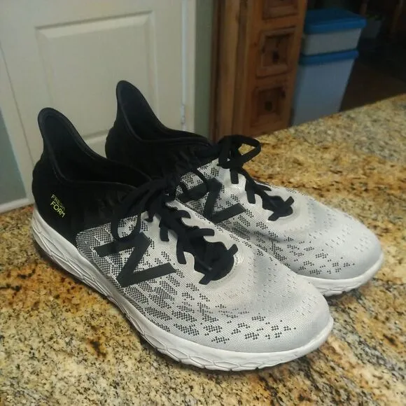 Rare New Balance Mens Mbecngr2 Gray Running Shoes Size 13 (D)