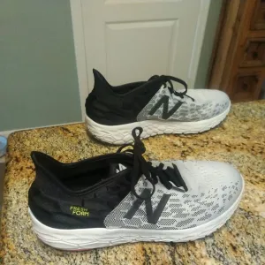 Rare New Balance Mens Mbecngr2 Gray Running Shoes Size 13 (D)