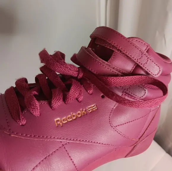 Reebok Free Style Womens Pink Leather Lace Up Lifestyle Hightop Sneaker Sz 5.5