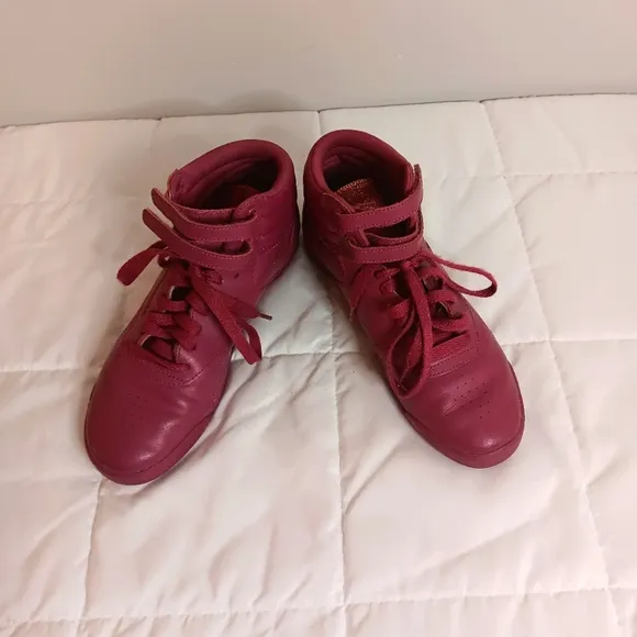 Reebok Free Style Womens Pink Leather Lace Up Lifestyle Hightop Sneaker Sz 5.5