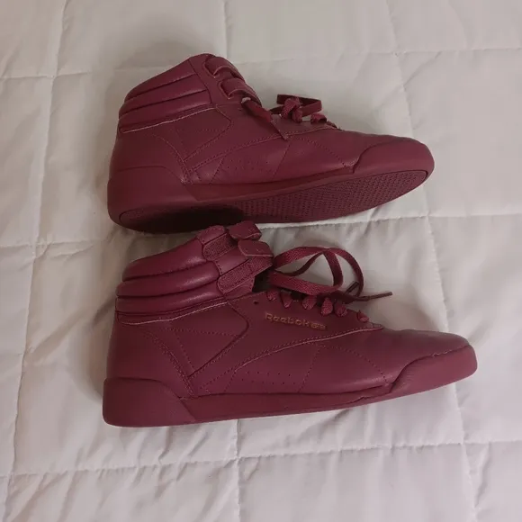 Reebok Free Style Womens Pink Leather Lace Up Lifestyle Hightop Sneaker Sz 5.5