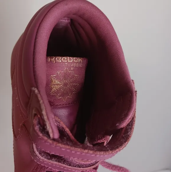 Reebok Free Style Womens Pink Leather Lace Up Lifestyle Hightop Sneaker Sz 5.5