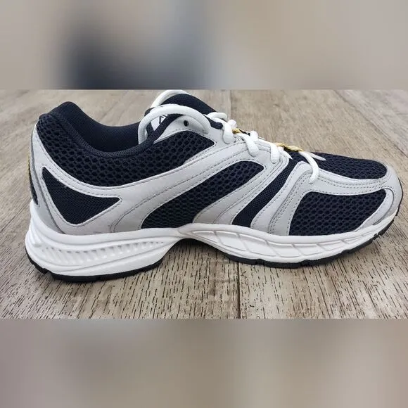 Reebok Mens 711 HSV Running Shoe Size 7 US New out of box