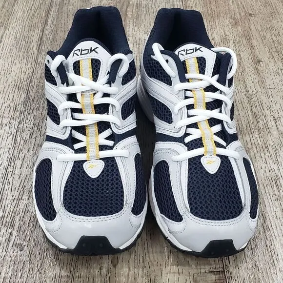 Reebok Mens 711 HSV Running Shoe Size 7 US New out of box