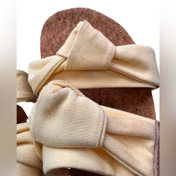 Reef Knotty Vista Hi Sandal Sun Yellow. 2” Heel. Cork Footbed. Size 9