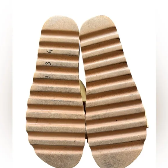 Reef Knotty Vista Hi Sandal Sun Yellow. 2” Heel. Cork Footbed. Size 9