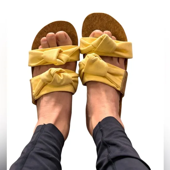 Reef Knotty Vista Hi Sandal Sun Yellow. 2” Heel. Cork Footbed. Size 9