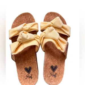Reef Knotty Vista Hi Sandal Sun Yellow. 2” Heel. Cork Footbed. Size 9