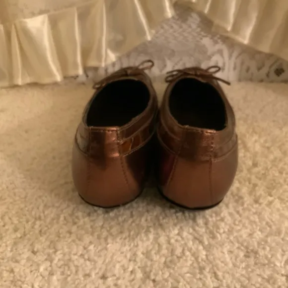 ROBERTO CAPUCCI  MADE IN ITALY WOMENS LEATHER FLATS