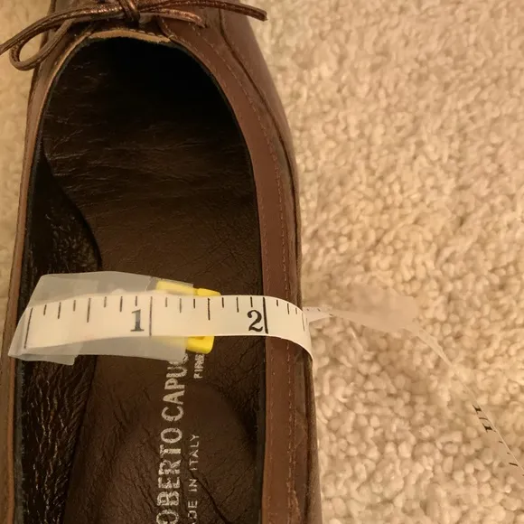 ROBERTO CAPUCCI  MADE IN ITALY WOMENS LEATHER FLATS