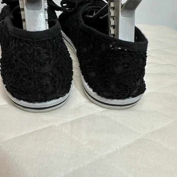 Rockland Womens Size 8.5 Flats Sneakers Shoes Fabric Lace Material Flats Retro