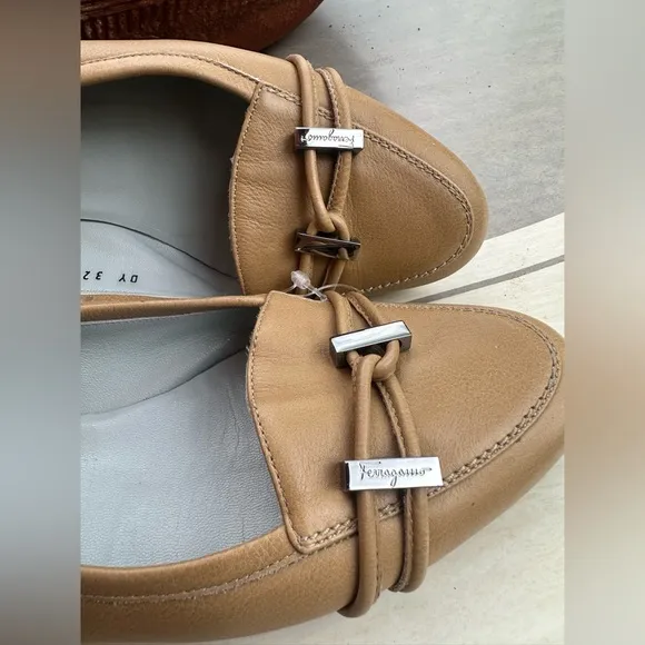 Salvatore Ferragamo Leather flats shoes