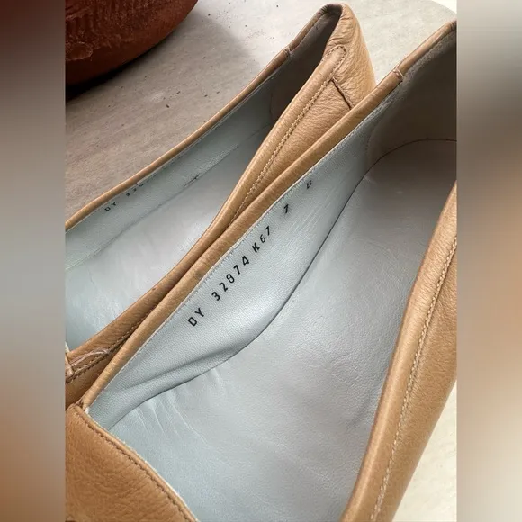 Salvatore Ferragamo Leather flats shoes