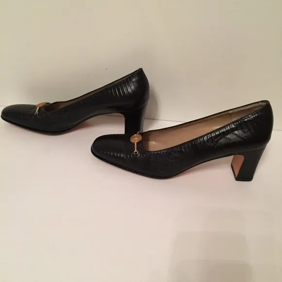 SALVATORE FERRAGAMO SHOE HEEL BLUE LEATHER GOLD ACCENT SIZE 7.5 4A NARROW