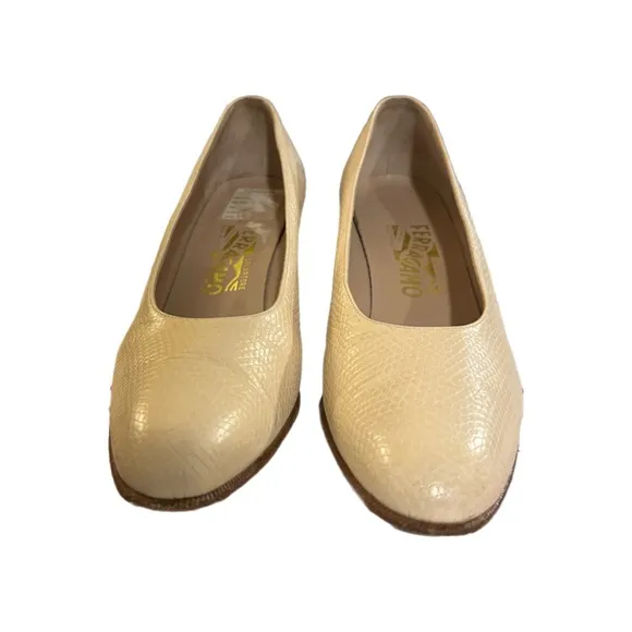 Salvatore Ferragamo Snakeskin Leather Pumps Shoes Size 9AA