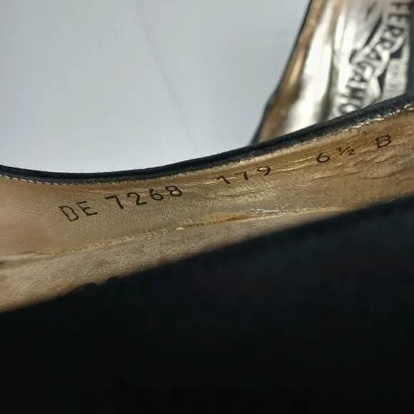 Salvator Ferragamo black leather shoes size 9