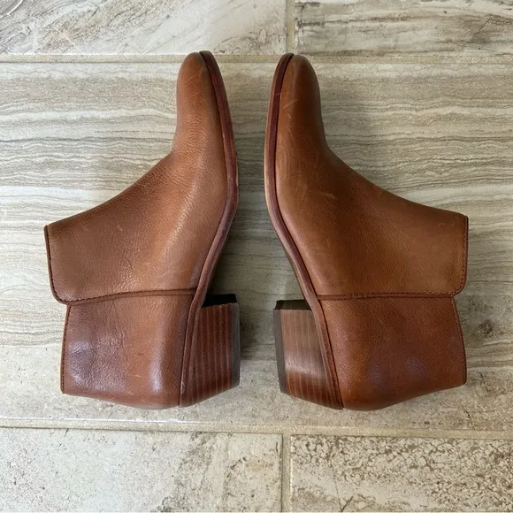 Sam Edelman Petty Chelsea Brown Leather Ankle Bootie, Size 8.