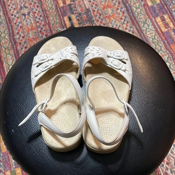 SAS White Comfort Sandals with Contoured Footbed