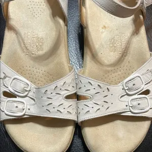 SAS White Comfort Sandals with Contoured Footbed
