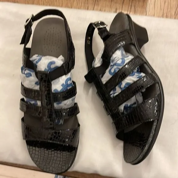 SAS ALLEGRO BLACK CROC SANDALS.  NEW