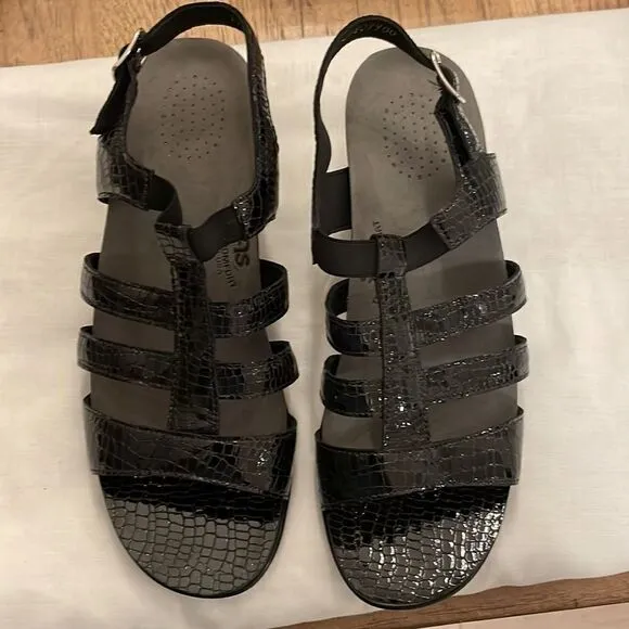 SAS ALLEGRO BLACK CROC SANDALS.  NEW