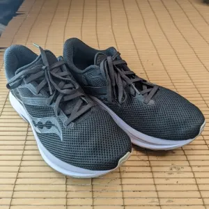 Saucony Men’s &quot;Axon&quot; Size 9.5 S20657-45 Alloy Black White Running Shoes Low Top