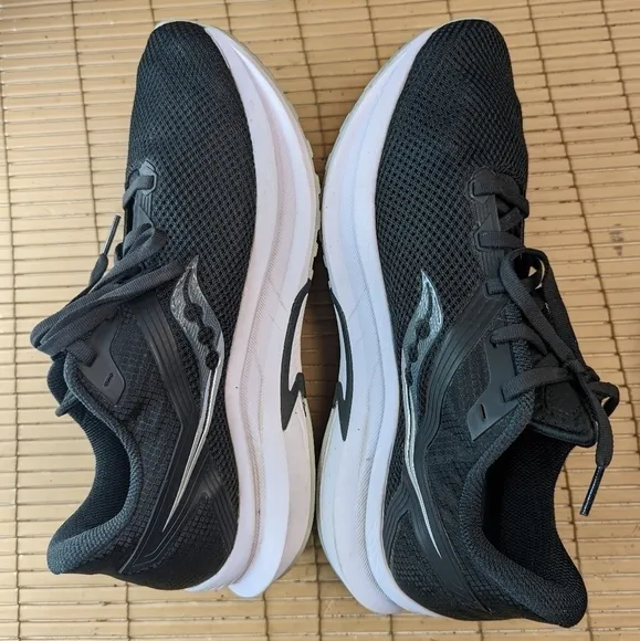 Saucony Men’s &quot;Axon&quot; Size 9.5 S20657-45 Alloy Black White Running Shoes Low Top