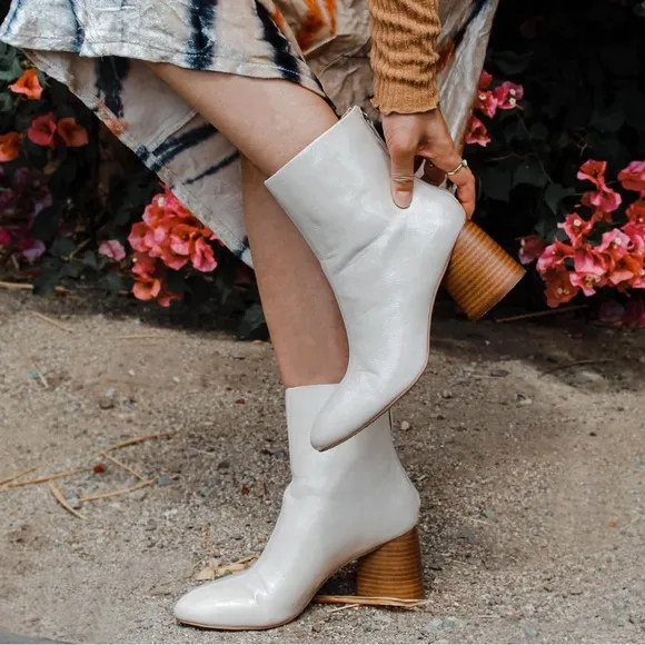 Sbicca Elegant Nude Ankle Boots - 9.5