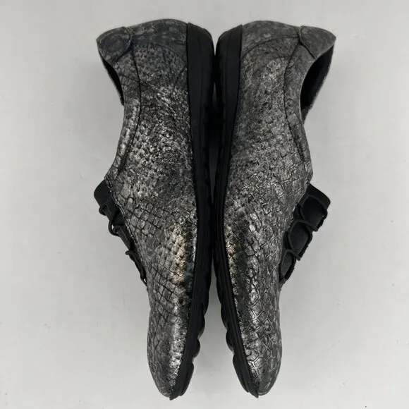 Sesto Meucci Womens Black Hovercraft Zip Snake Print Size 6.5 M Slip On Shoes